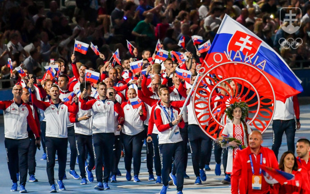 Momentka z nástupu slovenskej výpravy na otváracom ceremoniáli Európskych hier v Minsku