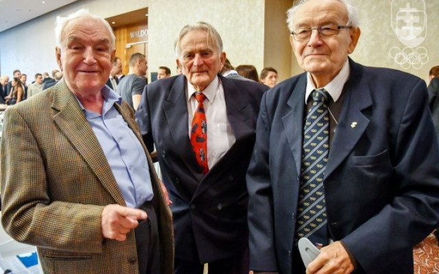 Na spoločnej fotografii traja, žiaľ už zosnulí, čestní členovia SOŠV Jozef Kšiňan, Ladislav Harvan a Ladislav Čepčiansky.